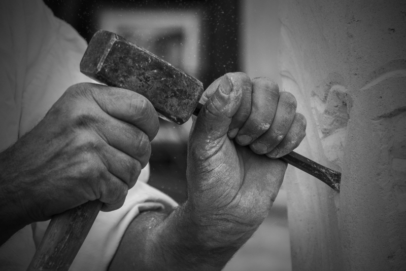tailleur-pierre-COTIGNAC-min_work-5275153